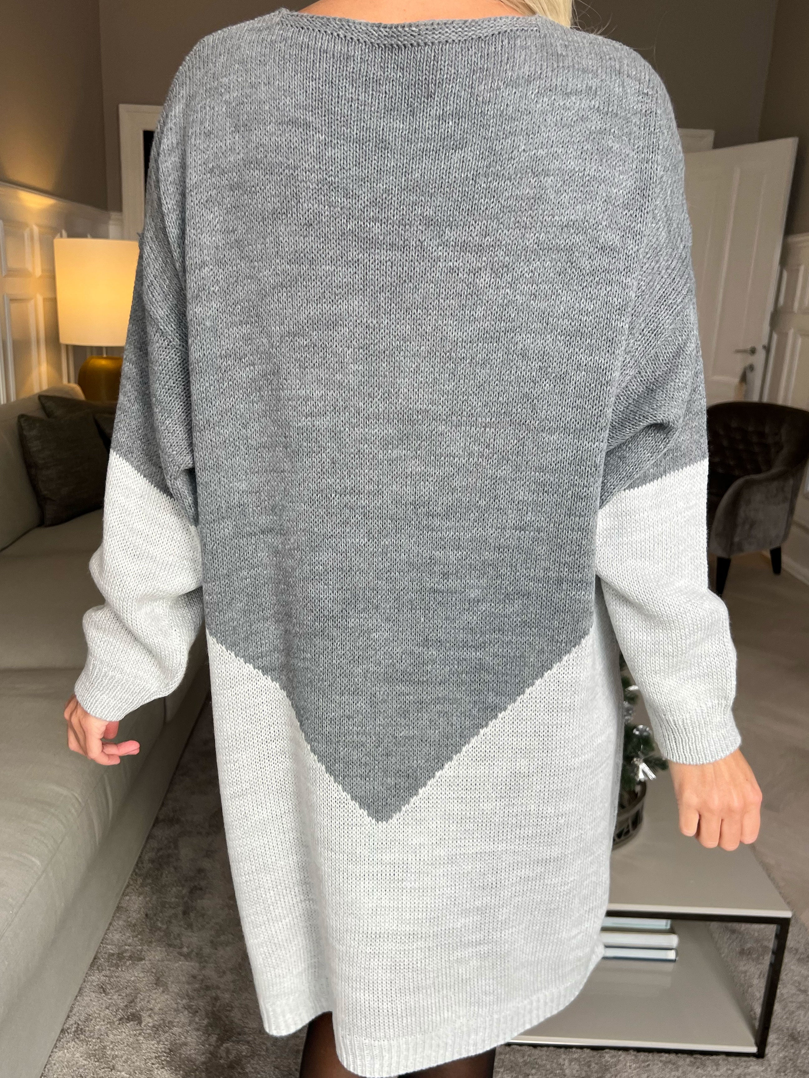 Palermo - Tvåfärgad stickad klänning med amour stående